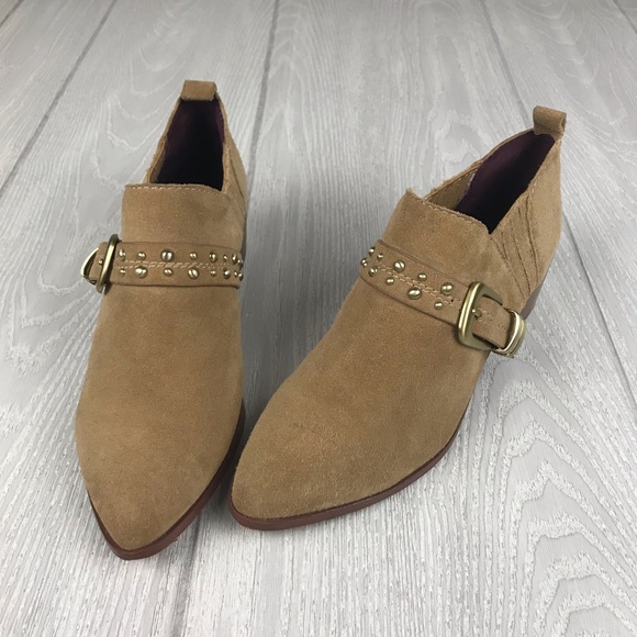 BCBG light brown suede booties with buckle - Picture 1 of 8